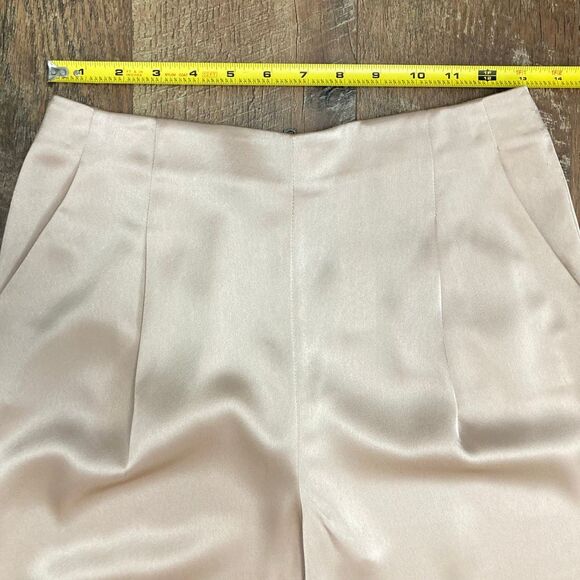 Alice + Olivia NWT Jessie Satin Slim Tapered Leg Pants in Sand Champagne Glam, 4 - Picture 7 of 13